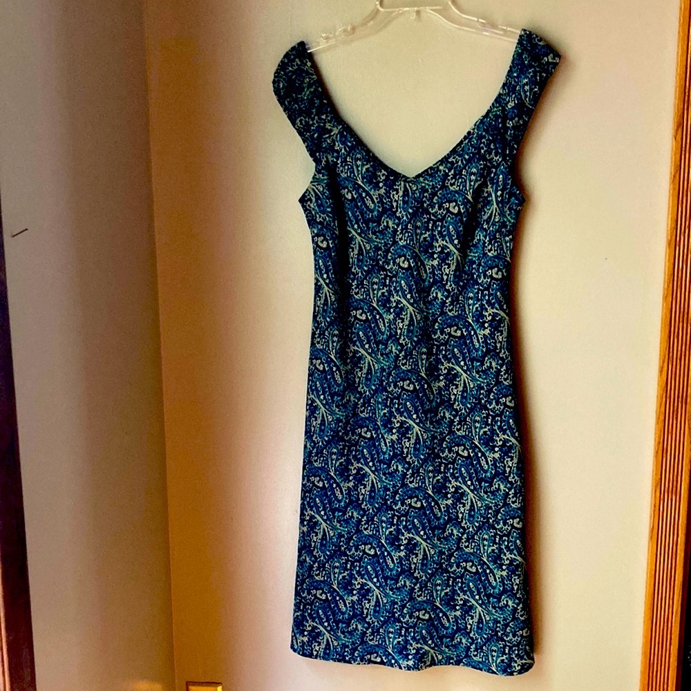 Graphic v neck sexy green dress